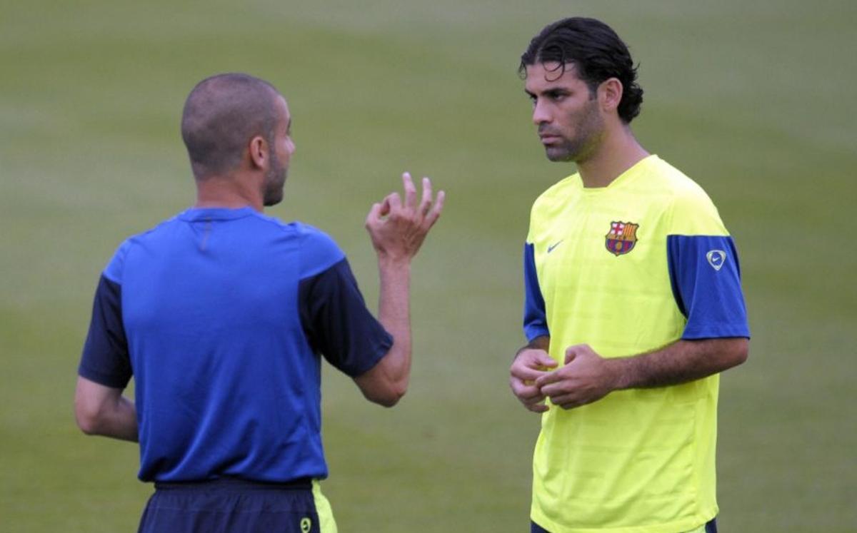 Guardiola y Rafa Márquez compartieron el vestuario del Barcelona solo por una temporada.