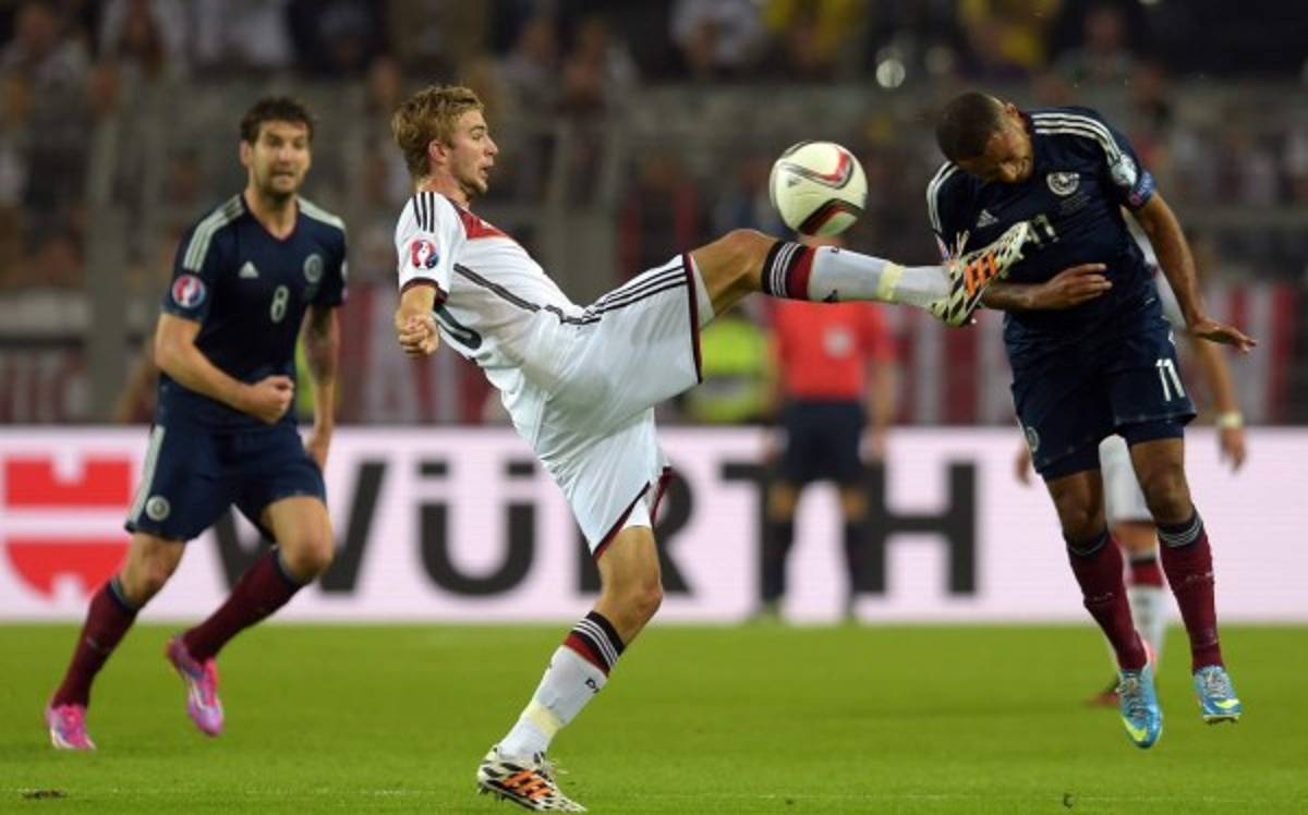 Imágenes de los partidos por las Eliminatorias para Eurocopa