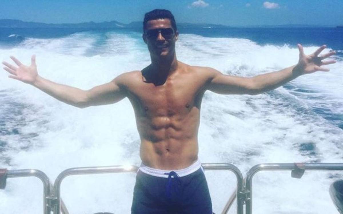 Las excéntricas vacaciones de Cristiano Ronaldo y sus amigos