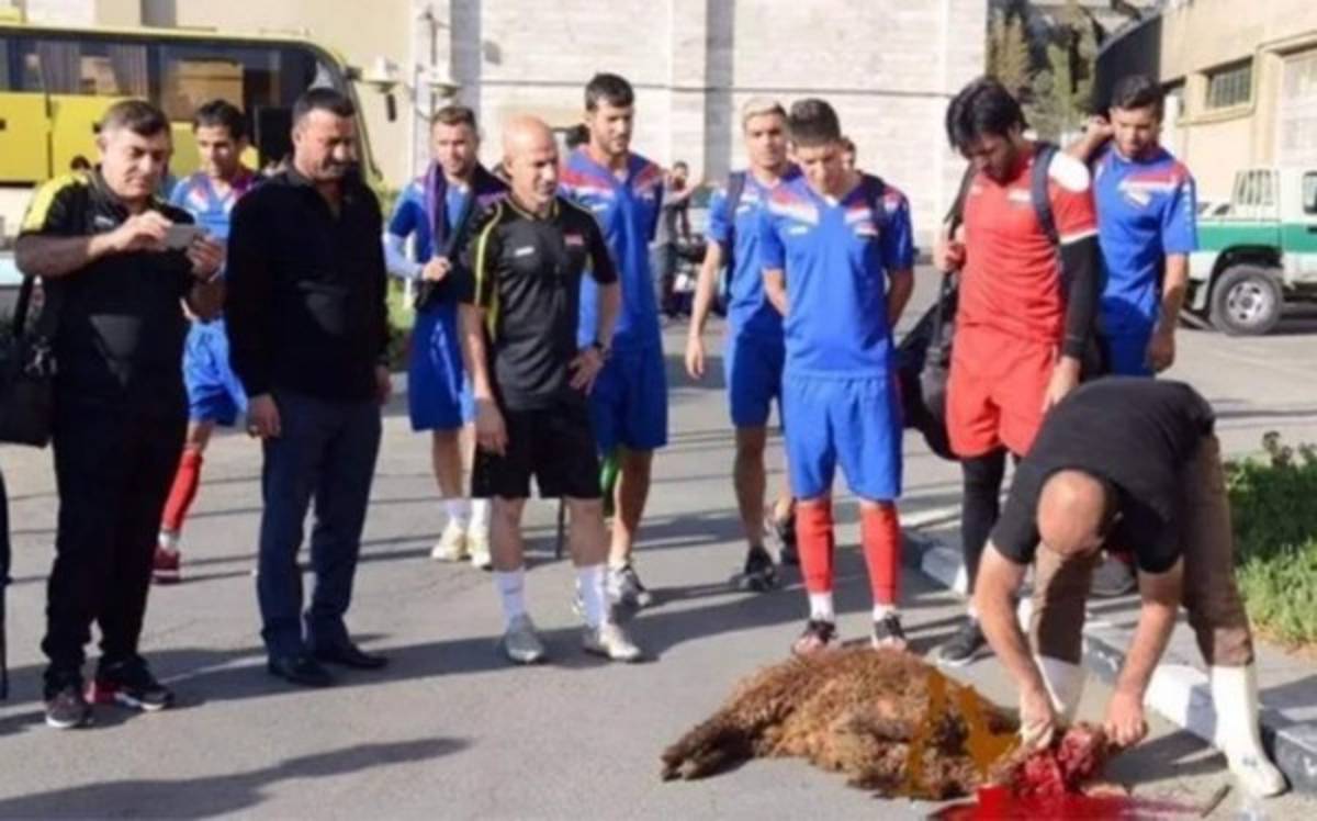Los sorprendentes rituales en el fútbol; Bengtson vivió uno en Irán&nbsp;&nbsp;