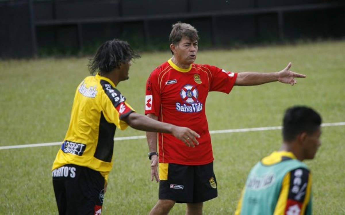 ¿Qué hacen los entrenadores extranjeros que han dirigido en Honduras?