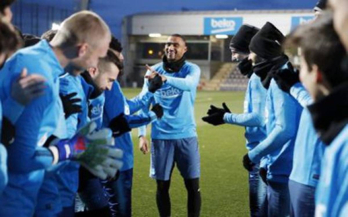 ¡Nuevo amigo! Así recibieron a Kevin Prince Boateng en su primer entrenamiento con el Barcelona