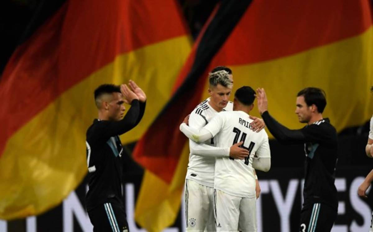 No viste en TV: Risas de Neuer, su gesto con Ter Stegen y la tristeza en Alemania