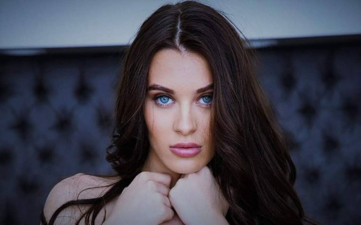 Lana Rhoades expone a una estrella del fútbol: 'Me escribió al Instagram'