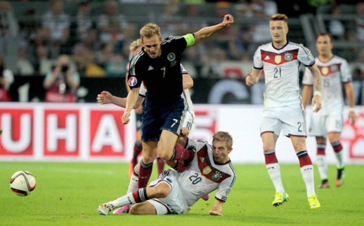 Imágenes de los partidos por las Eliminatorias para Eurocopa