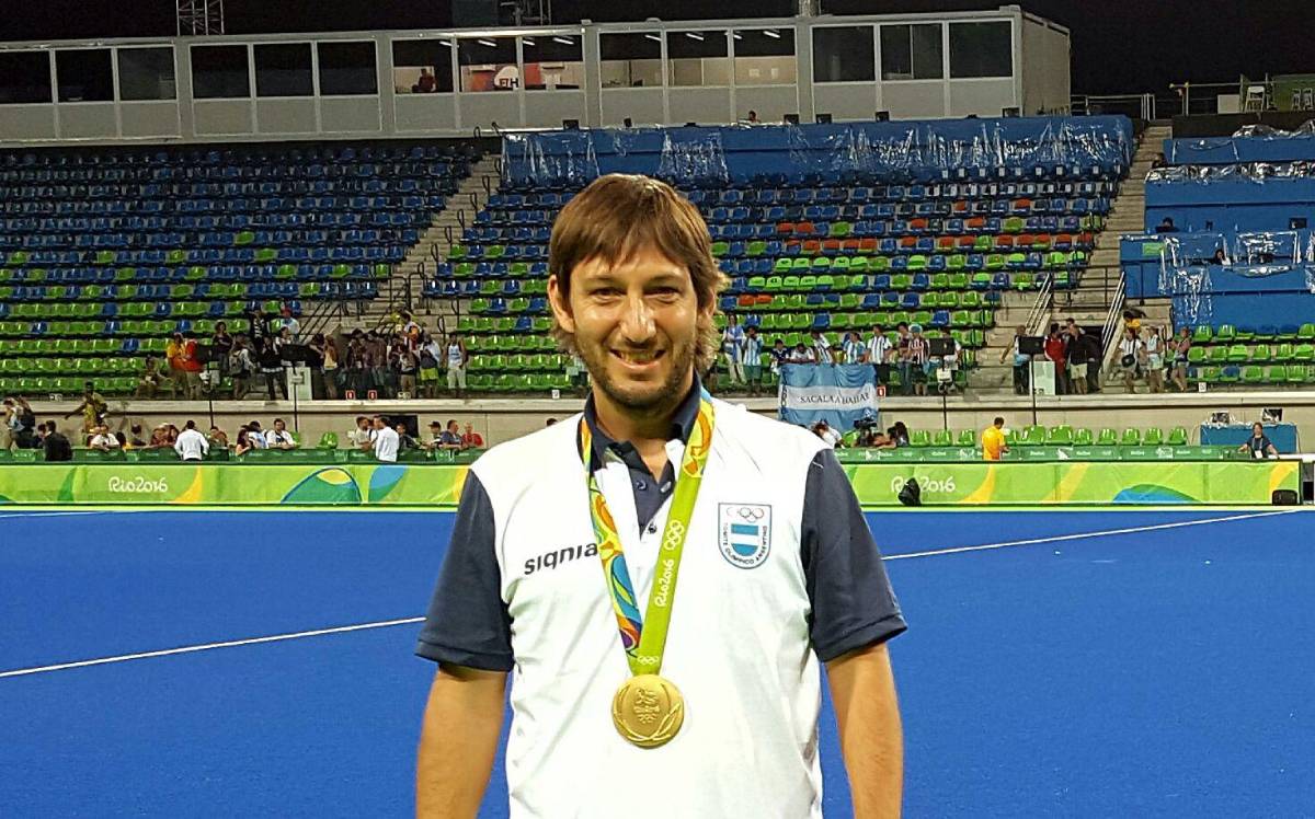 Mundialista, medallista olímpico, músico y las facetas del AT de Marathón