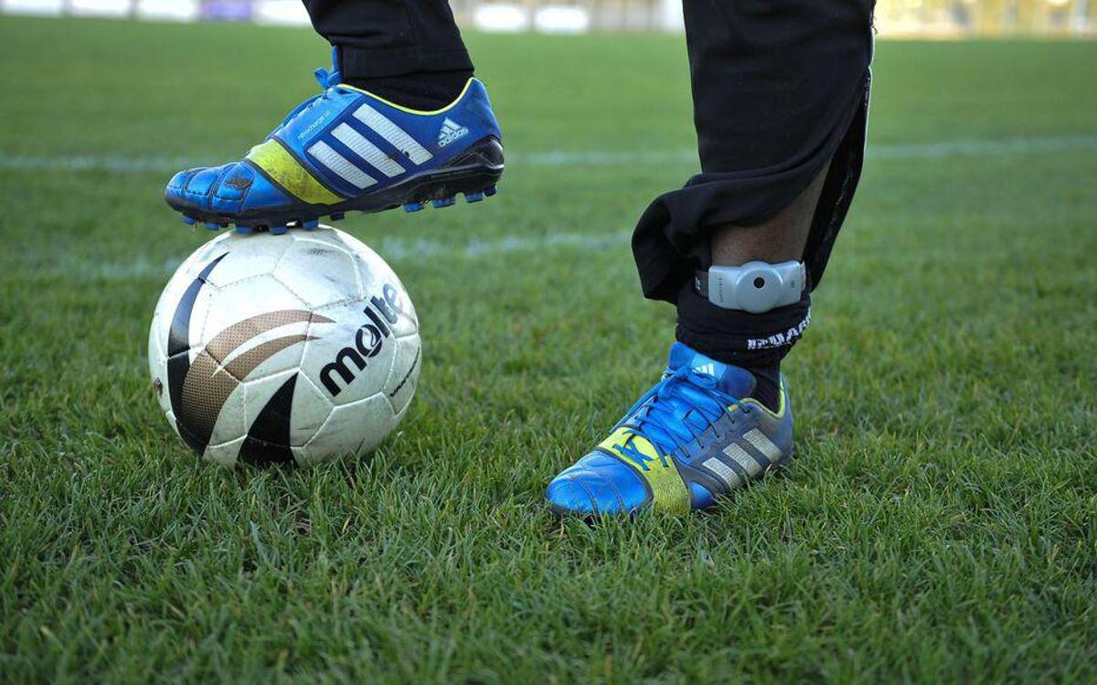 ¿Dónde la transportaban? Futbolista francés y su pareja fueron detenidos en aeropuerto con 100 kilos de cocaína