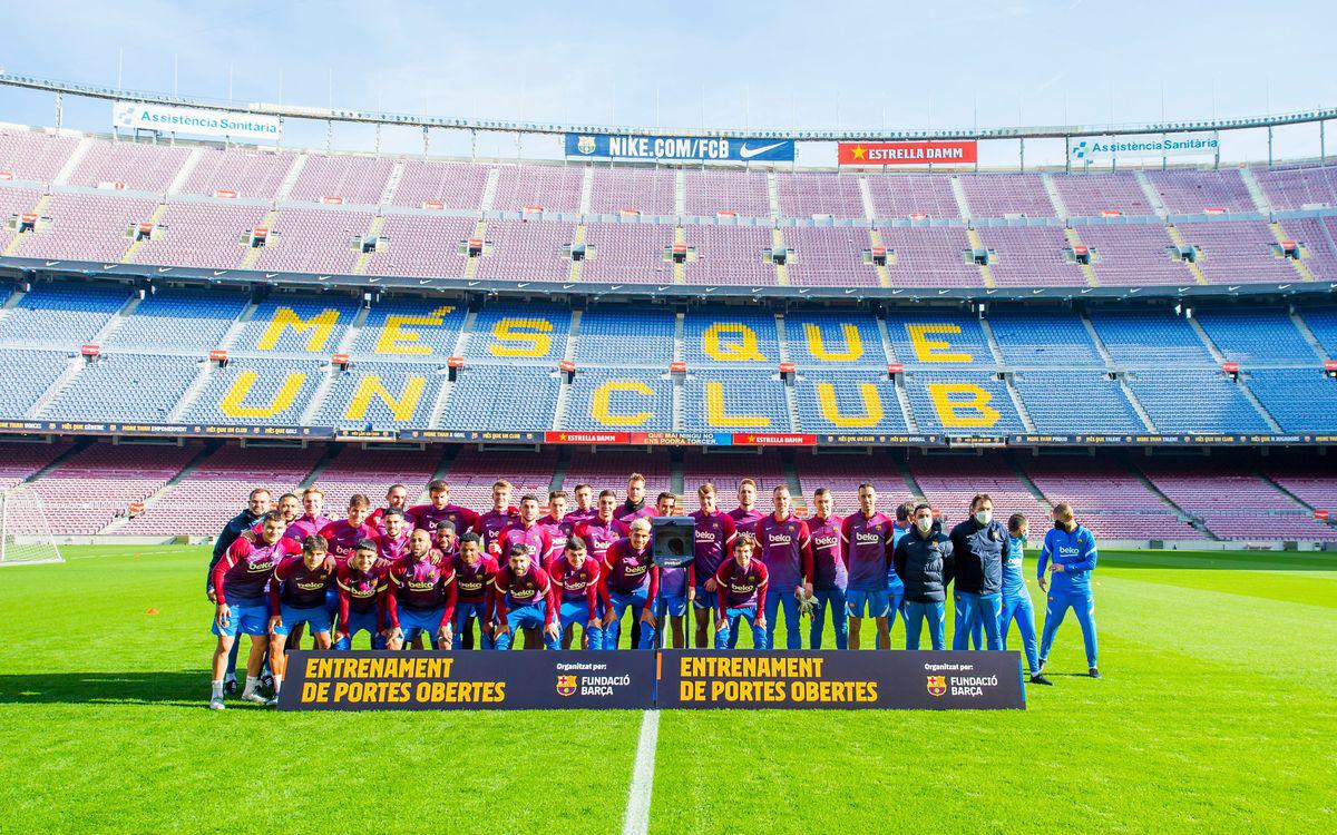 Así fue la presentación de Ferran Torres en el Barcelona: Locura en el Camp Nou, sus mejores amigos ¿y el dorsal?