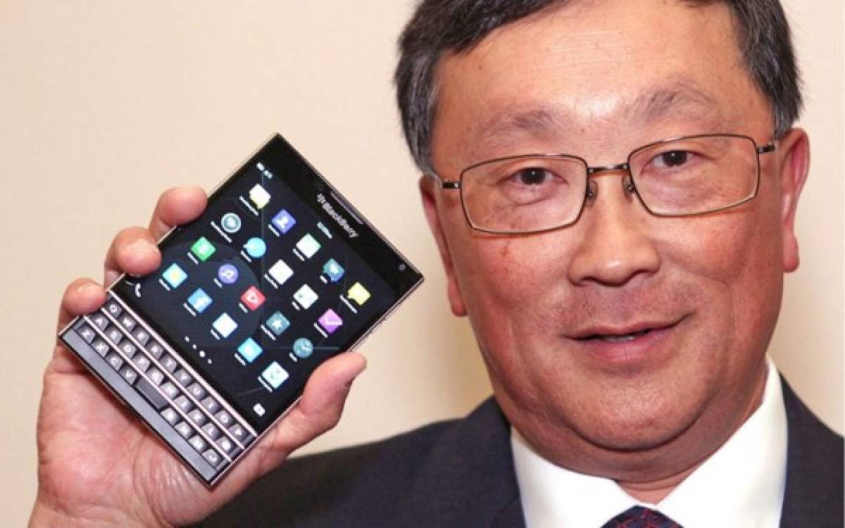 Blackberry da 600 dólares por cambiar iPhone por su Passport