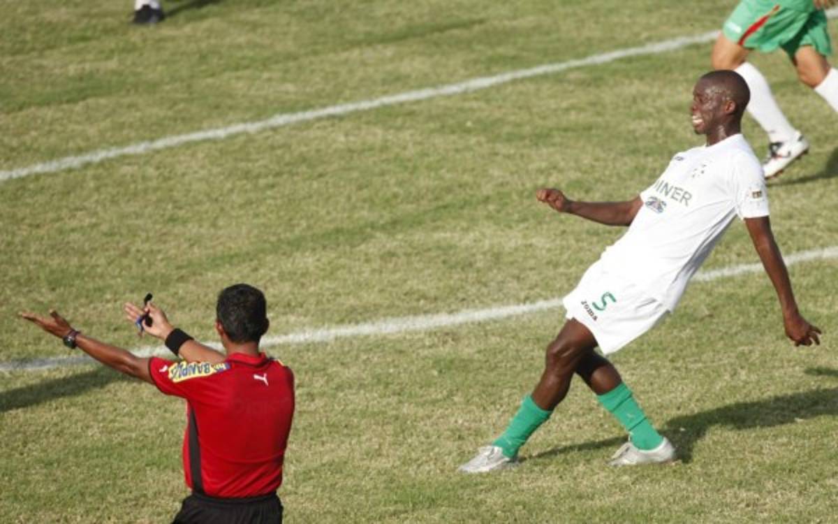 La larga lista de jugadores que ha prestado Olimpia en los últimos torneos