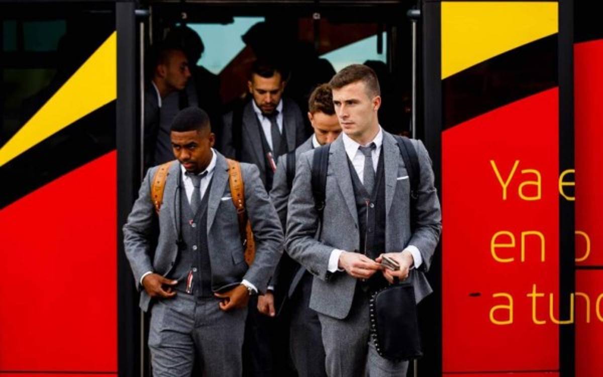 ¡Qué elegancia! Así llegó el Barcelona Inglaterra para enfrentar al Manchester United en Champions