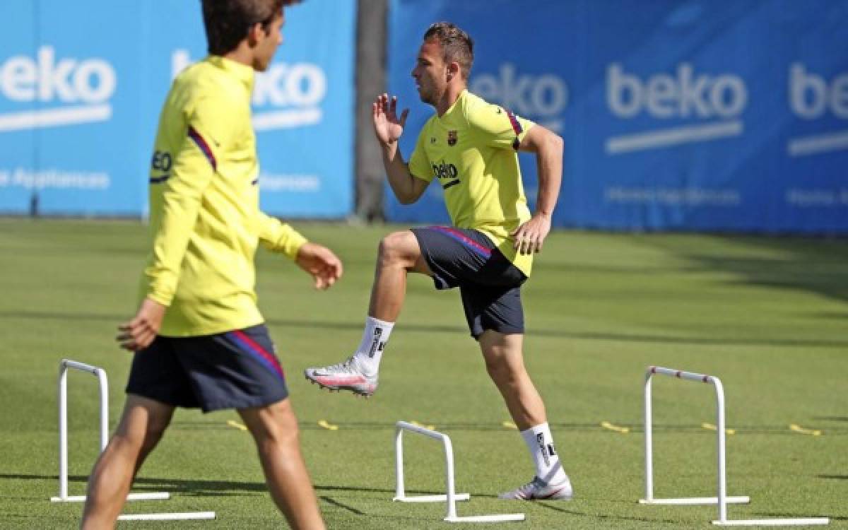 Messi se entrena en el Camp Nou, Suárez puede volver a jugar