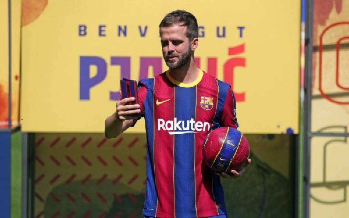 Así fue la presentación de lujo de Pjanic con el Barcelona; le regalaron un auto de lujo