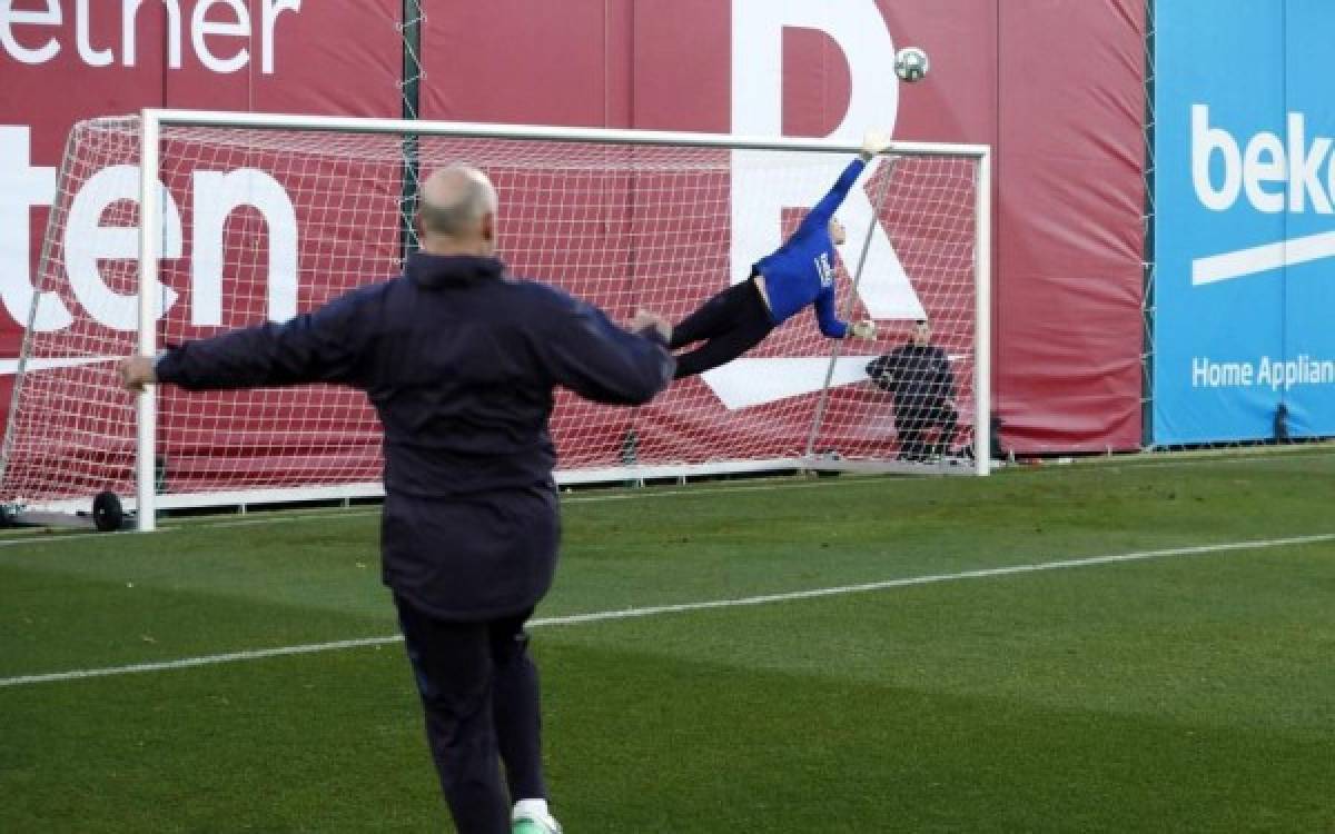 Barcelona recibe inesperada visita en su entrenamiento: ''Qué alegría verte por aquí, hermano''