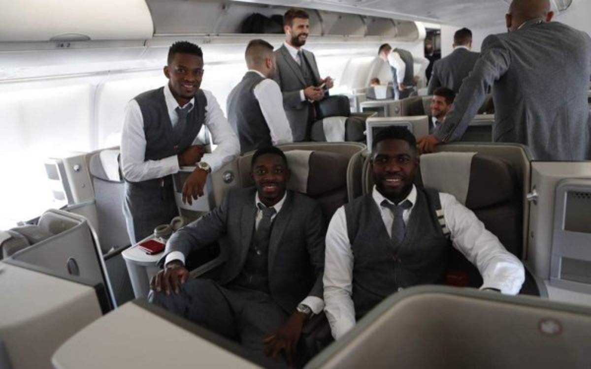 ¡Qué elegancia! Así llegó el Barcelona Inglaterra para enfrentar al Manchester United en Champions