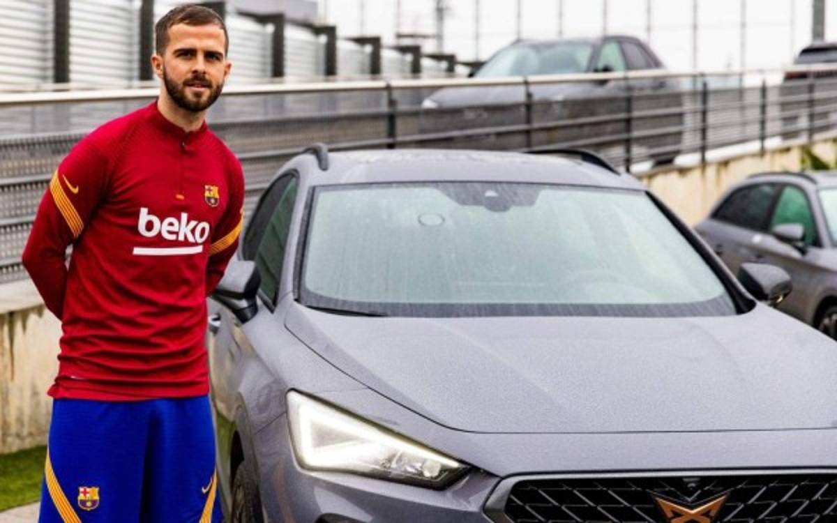 Así son los espectaculares autos personalizados que recibieron los jugadores del Barcelona