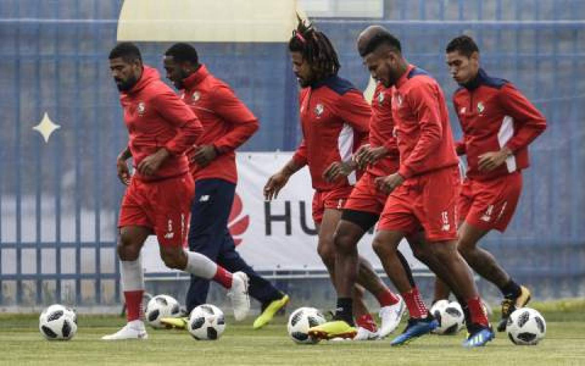 Panama's national football team players attend a training session ahead of the Russia 2018 World Cup at the Olympic training center in Saransk-Russia on June 9, 2018. / AFP PHOTO / Juan BARRETO