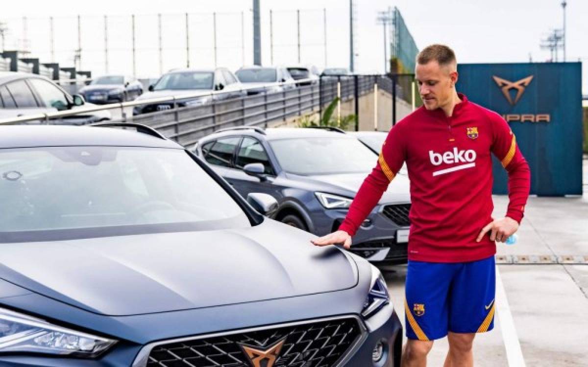 Así son los espectaculares autos personalizados que recibieron los jugadores del Barcelona