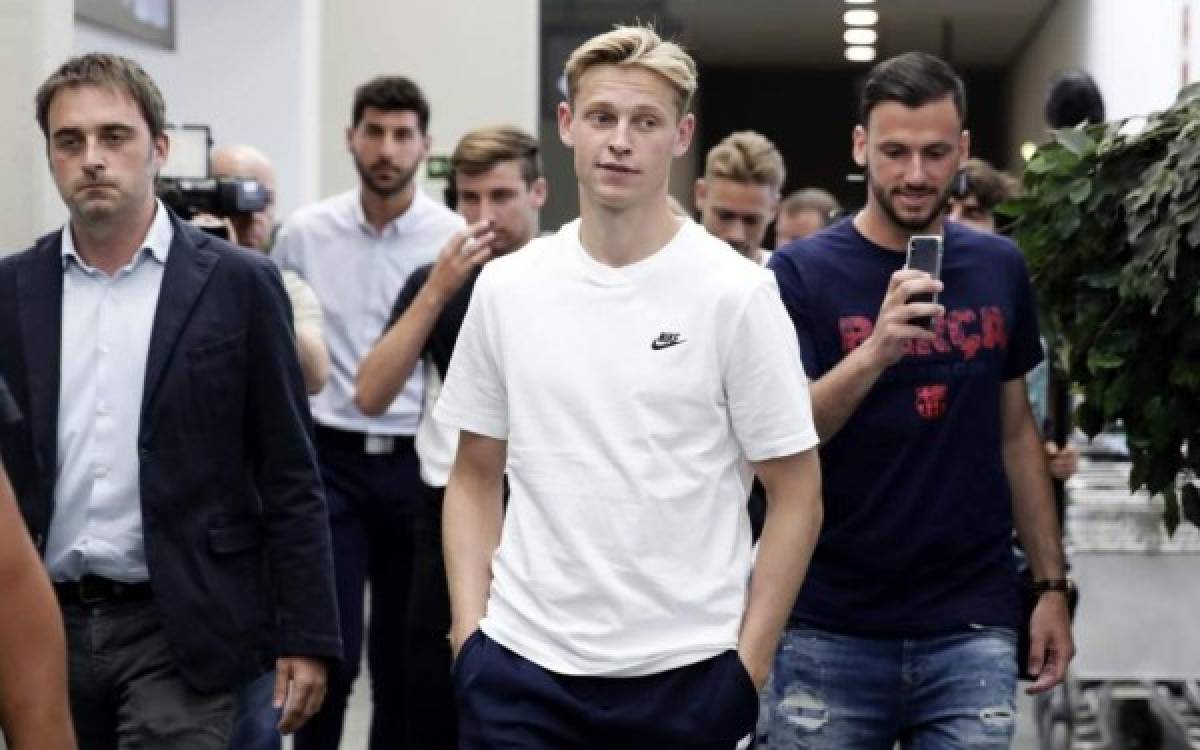 Su primera selfie y la mirada a la Champions: Así fue la presentación de Frenkie De Jong con el Barcelona