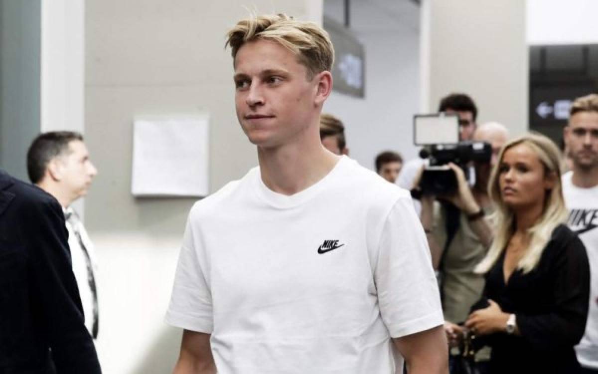 Su primera selfie y la mirada a la Champions: Así fue la presentación de Frenkie De Jong con el Barcelona