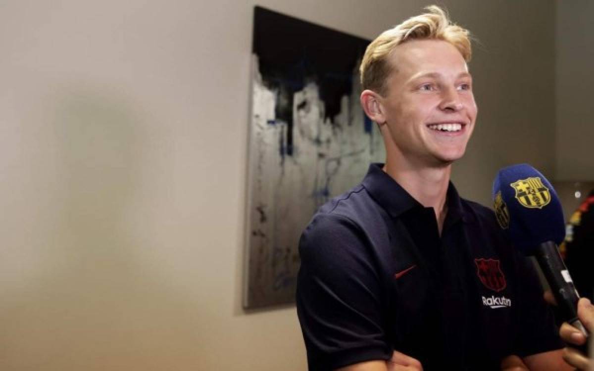 Su primera selfie y la mirada a la Champions: Así fue la presentación de Frenkie De Jong con el Barcelona