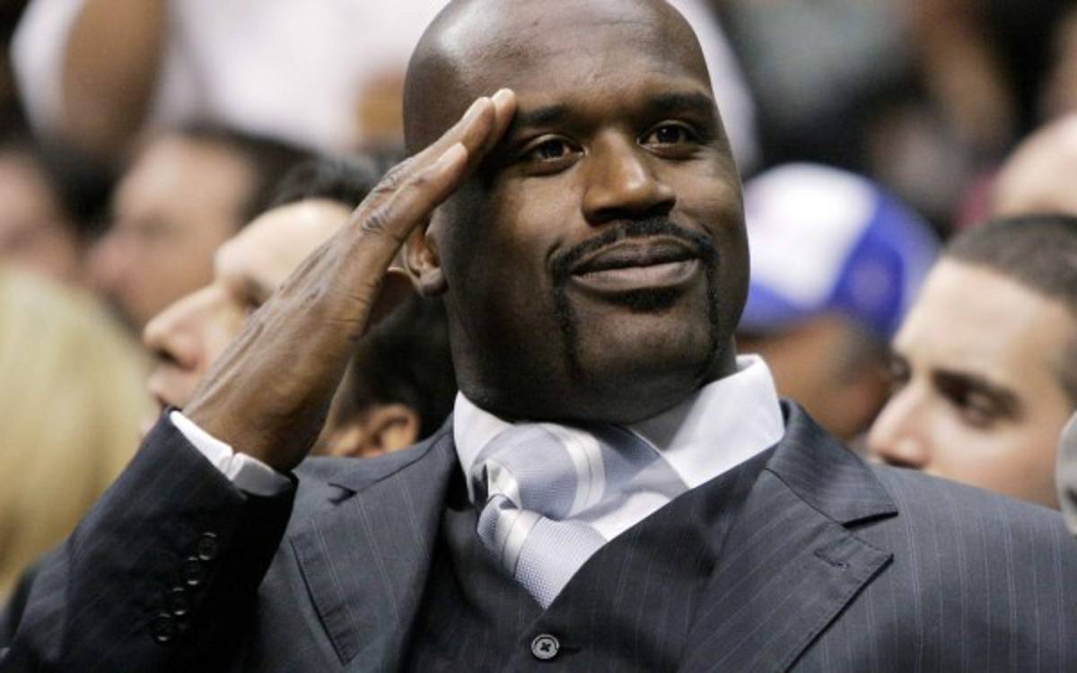 Shaquille O'Neal canta como Katy Perry