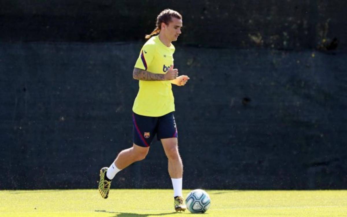 Barcelona: La trenza de Griezmann y las mascarillas que pusieron a la venta para evitar el COVID-19