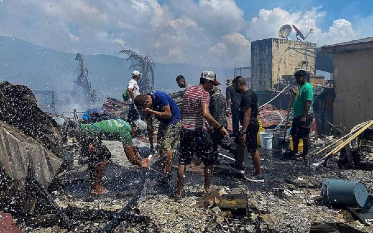 ¡Apocalíptico! Imágenes dolorosas de la devastación que dejó el incendio que arrasó la isla de Guanaja