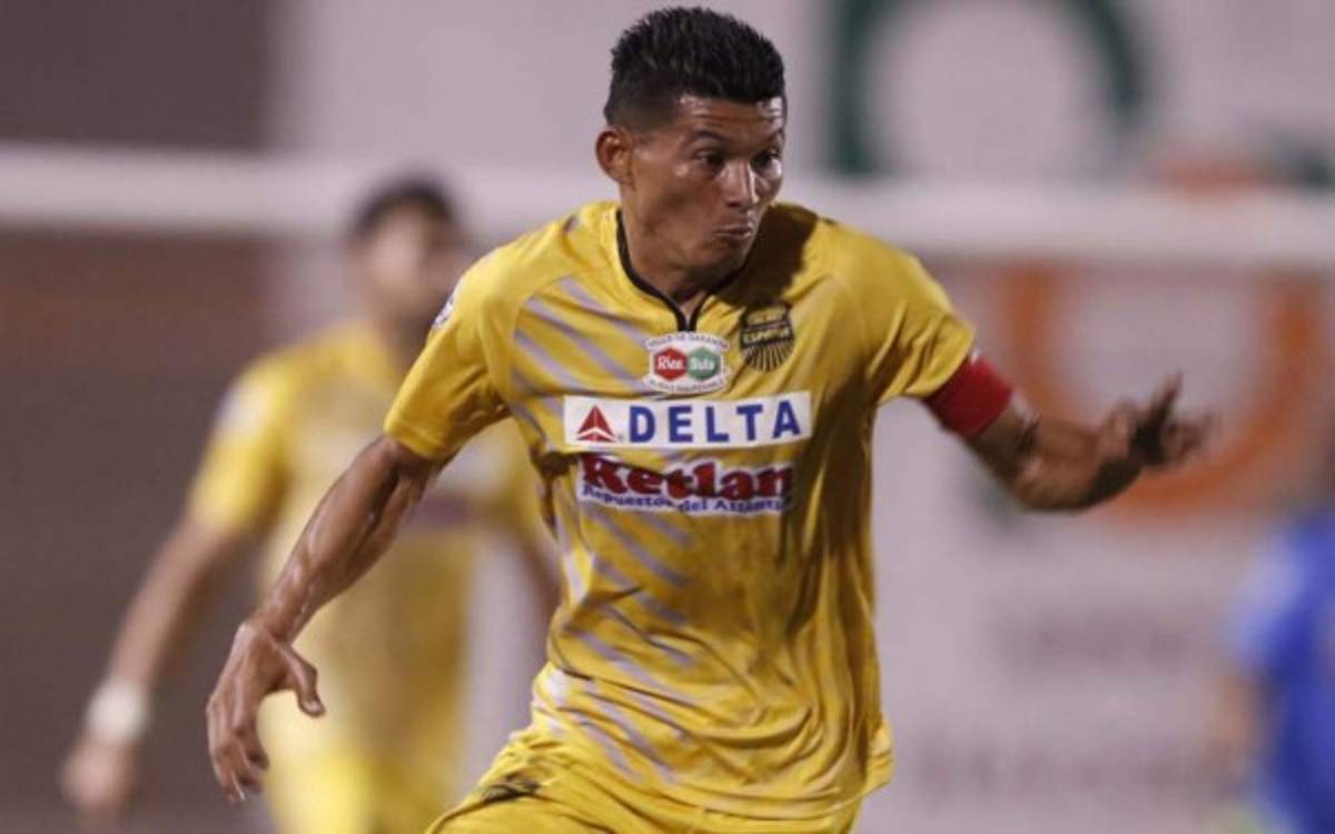 Los futbolistas que han estado al menos 10 temporadas en su equipo actual