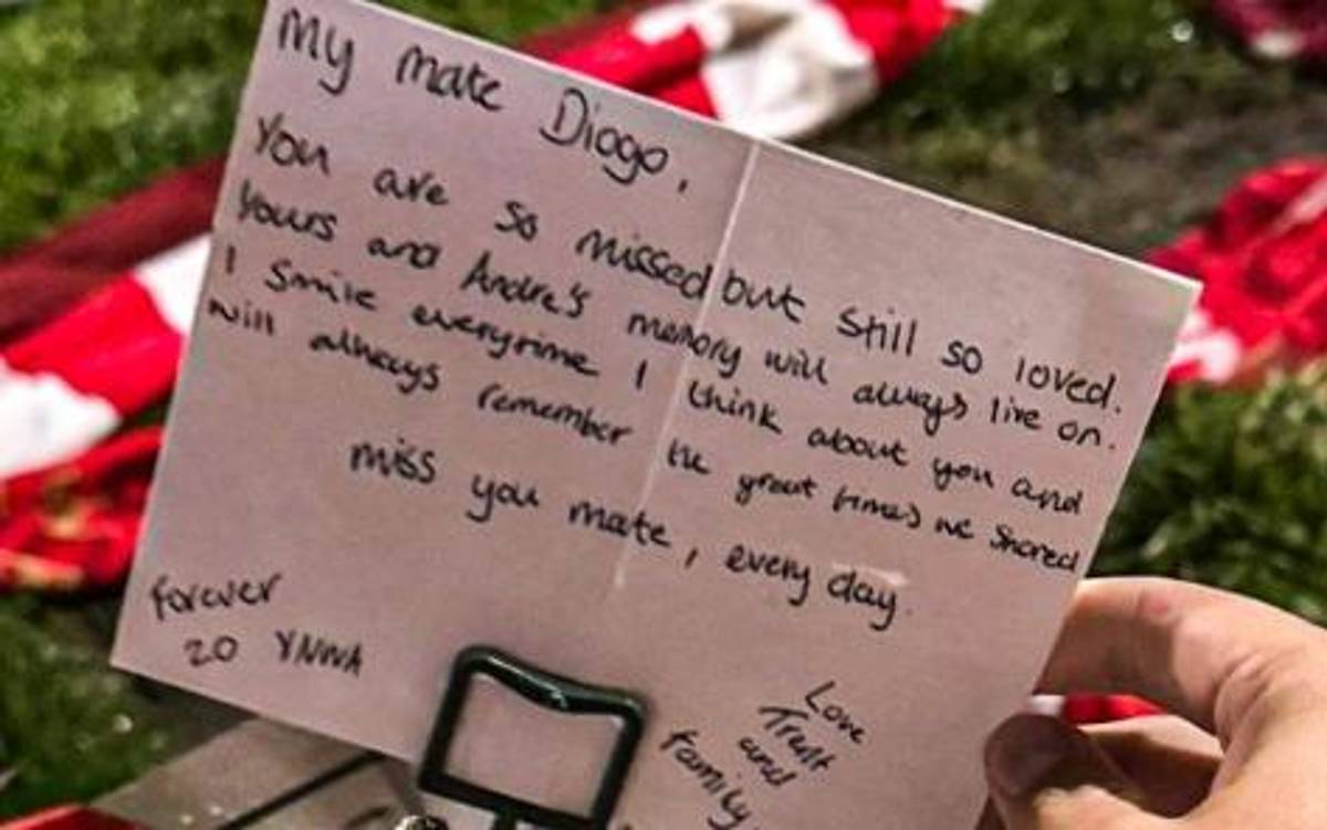 Real Madrid visitó el altar de Diogo Jota en Anfield y la carta de Alexander-Arnold: Te echo de menos compañero...