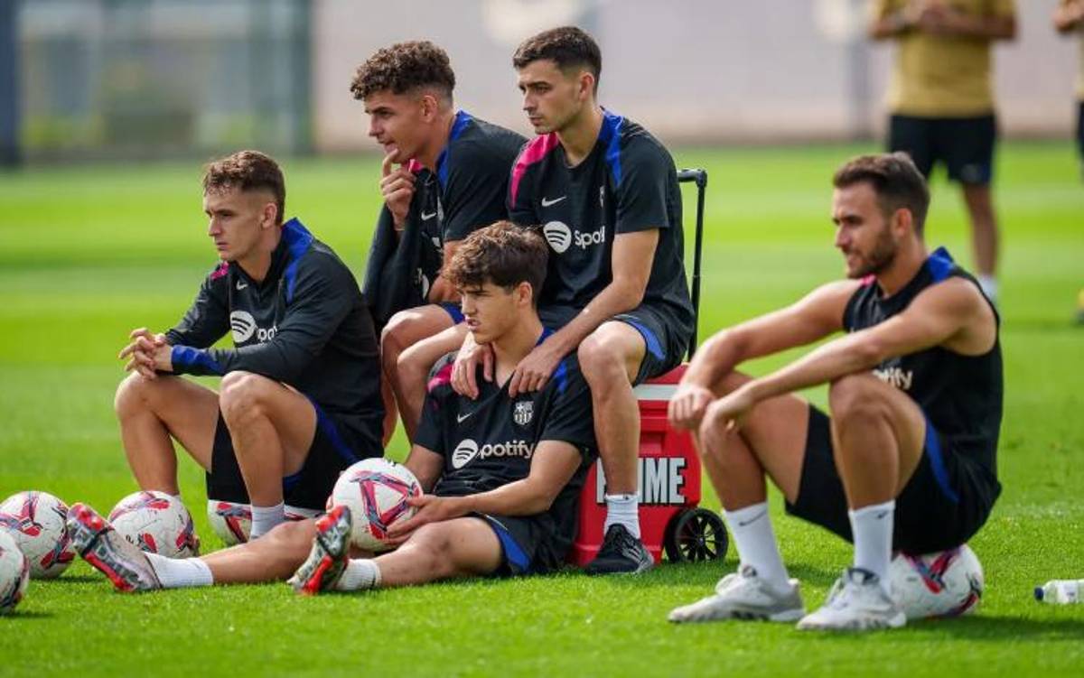 Un crack del Barcelona reveló las estrictas condiciones de Hansi Flick: “Con Xavi eran multas, pero con él...”