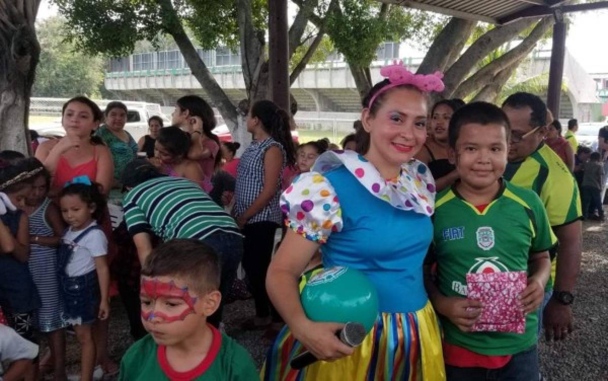 El plantel de Marathón comparte celebrando el Día del Niño en su sede