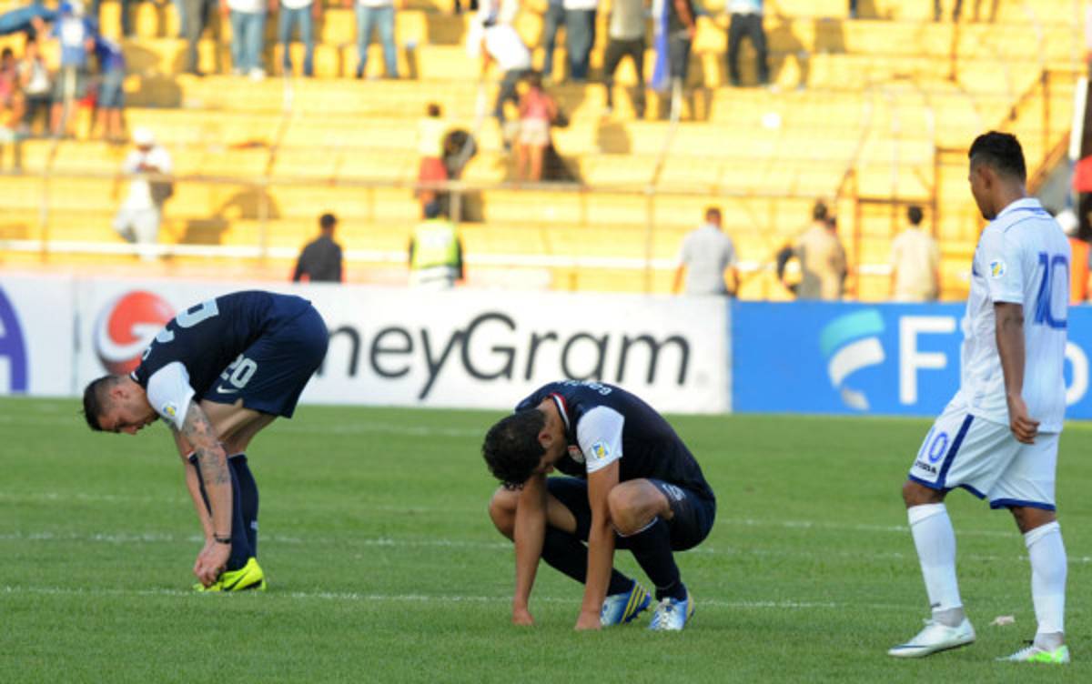 Selección de Honduras ganó a Estados Unidos 2-1