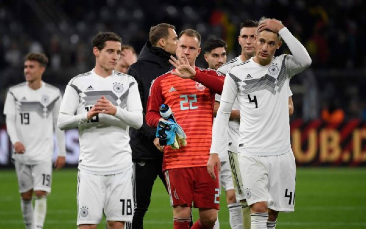 No viste en TV: Risas de Neuer, su gesto con Ter Stegen y la tristeza en Alemania