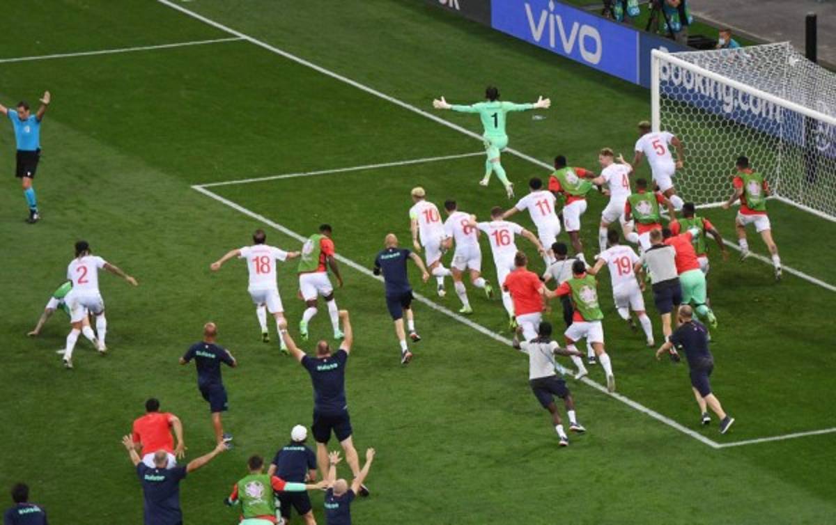 La tristeza de Mbappé, aficionado invade y crack de Suiza no hace caso a Cristiano Ronaldo con la Coca Cola
