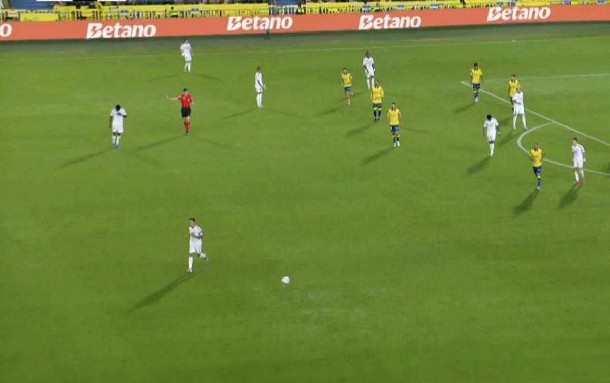 El motivo por el que Mbappé está frustrado con Vinicius y el feo gesto del brasileño: “A Cristiano no se lo quitaba”