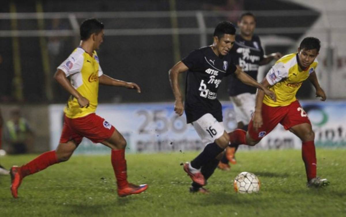 Fichajes: Tres hondureños al extranjero y Ramón Núñez volvería