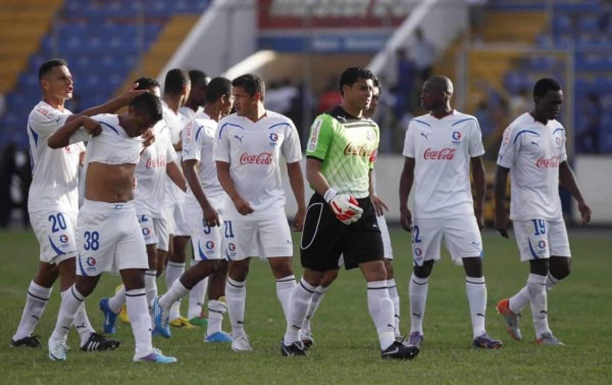 Así han evolucionado las camisas del Olimpia, ahora va con otra marca