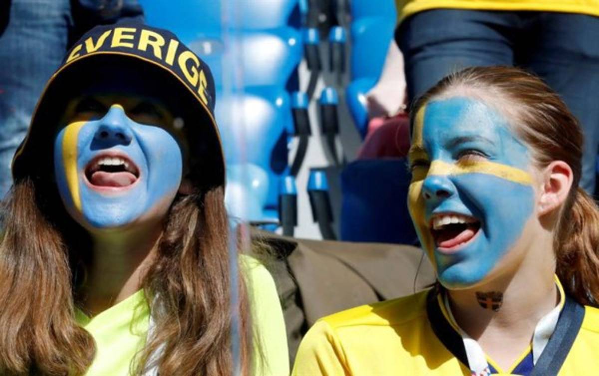 BELLEZAS: Aficionadas suecas y suizas levantaron suspiros en San Petersburgo