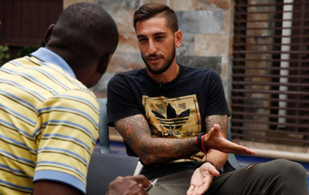 Luciano Ursino: 'Mi novia es muy linda, no tengo problemas que la vean, no soy celoso'