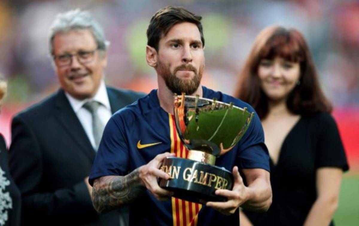 Dejó un trofeo en el vestuario del Barcelona: revelan cómo fue la última visita de Messi al Camp Nou  