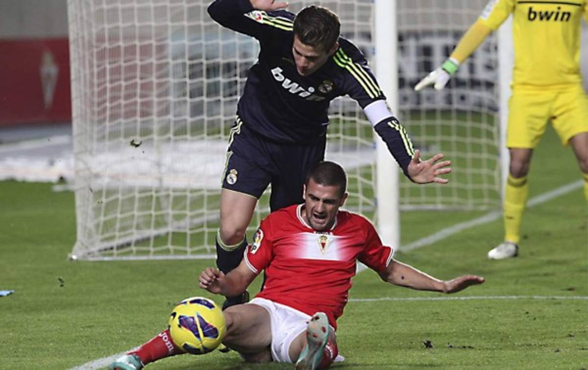 Futbolista pide que lo contraten por Twitter