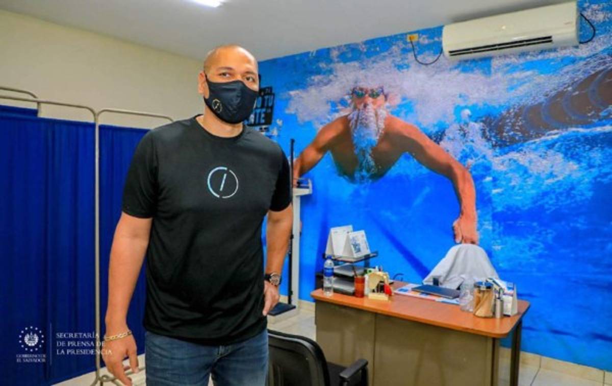 Hermano del presidente del El Salvador Yamil Bukele inaugura Clínica de Atención Integral para el Atleta