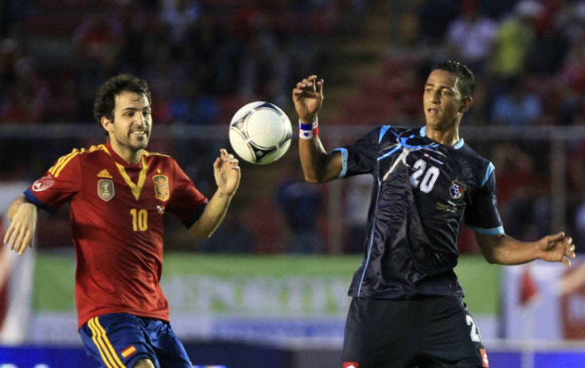 España le muestra a Panamá el fútbol de excelencia.