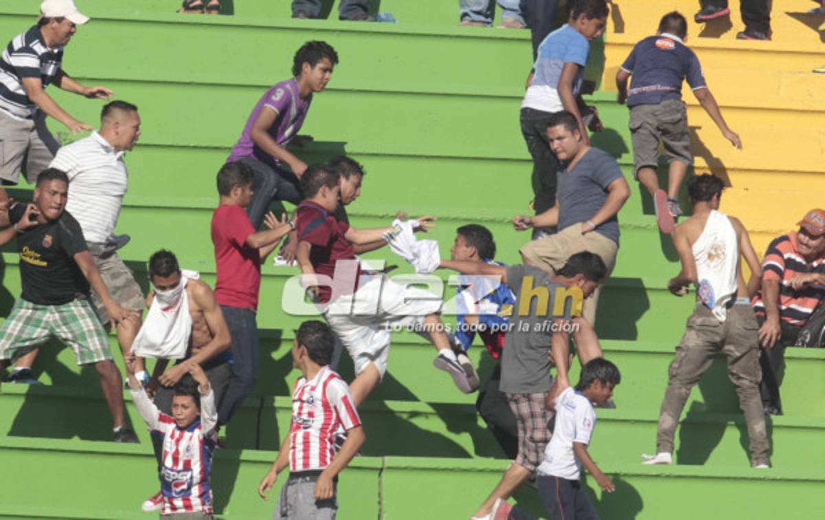 Violencia en las gradas empaña clásico capitalino