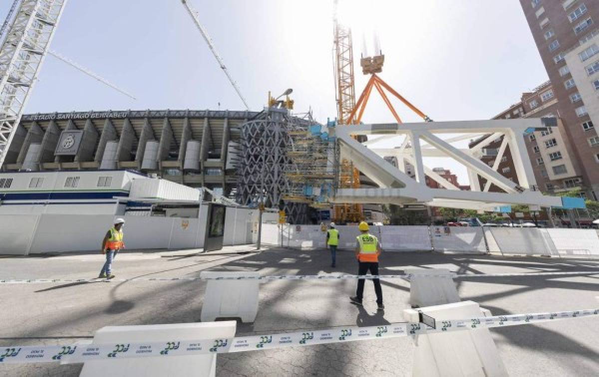 Las nuevas imágenes del Santiago Bernabéu: Se instala el impactante techo retráctil