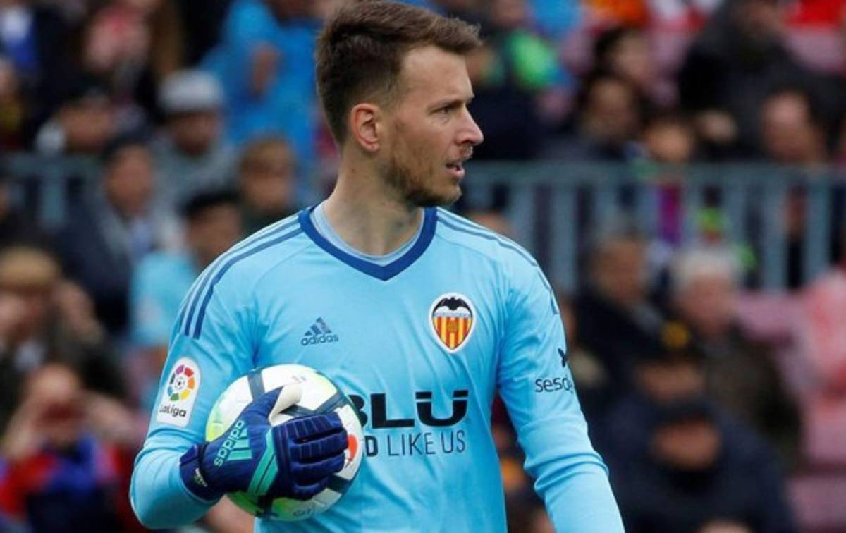Neto, portero brasileño deja el Valencia y es fichado por el FC Barcelona