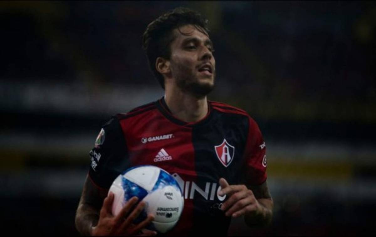 Los grandes futbolistas con los que jugará Cristian Cálix en el Atlas