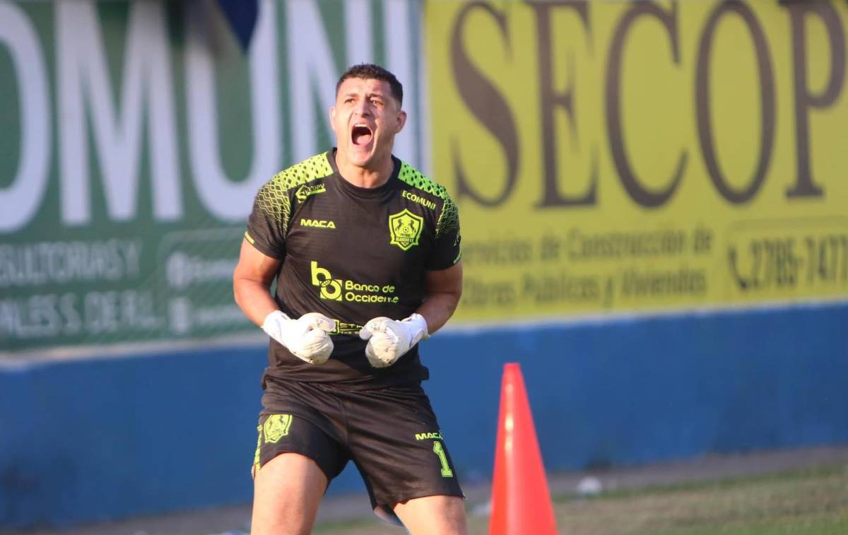 FOTOS: Colosal llenazo en la caída del invicto de Olimpia, el eufórico festejo de Potros y presidente sorprende