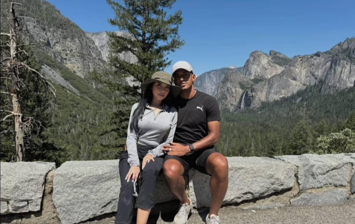 Choco Lozano se divierte con su bella pareja: Así son las vacaciones del hondureño previo a definir su futuro